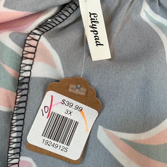 Lilypad Black & Floral V Neck Blouse / Pull over Shirt Sz 3X - Picture 2 of 2